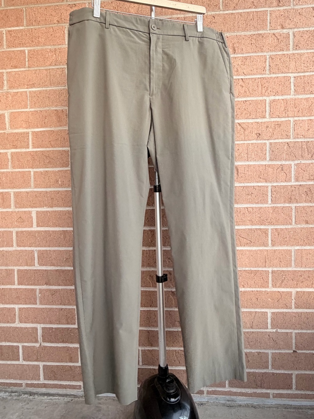 Uniqlo Miracle Air AirSense Relaxed Pants Olive XXL 463852